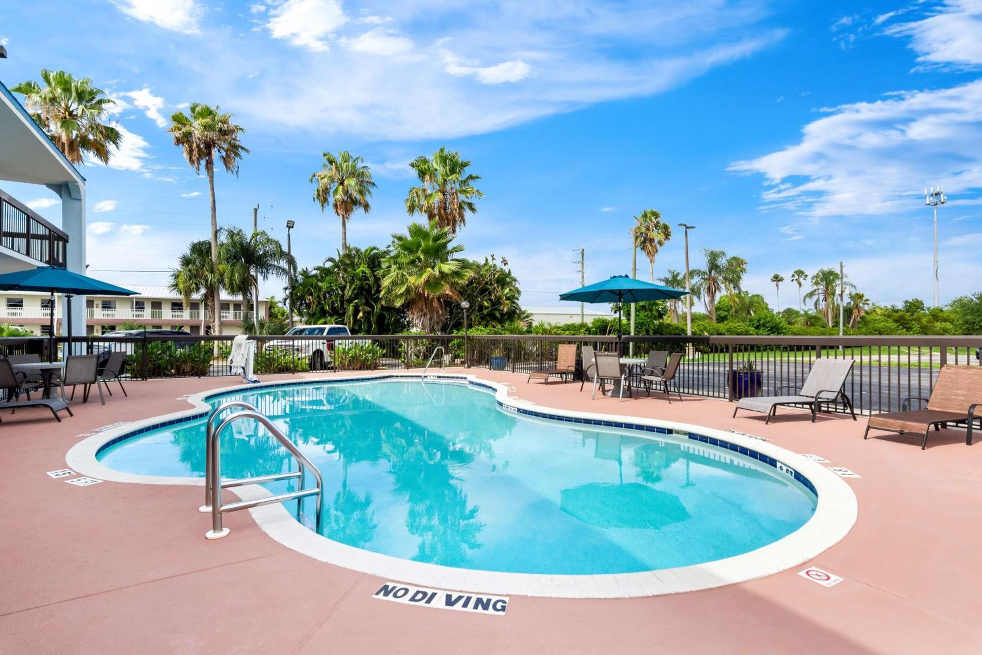 Best Western Lake אוקיצ'ובי מראה חיצוני תמונה
